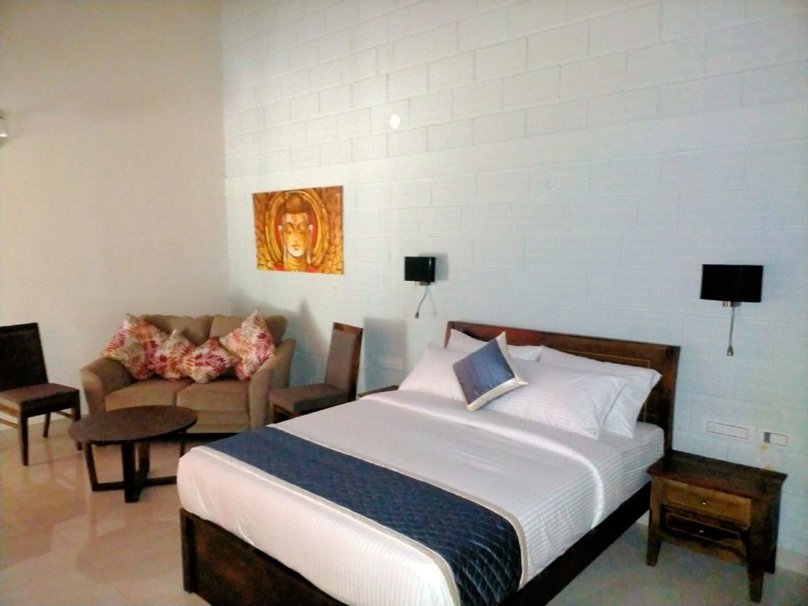Estate Room